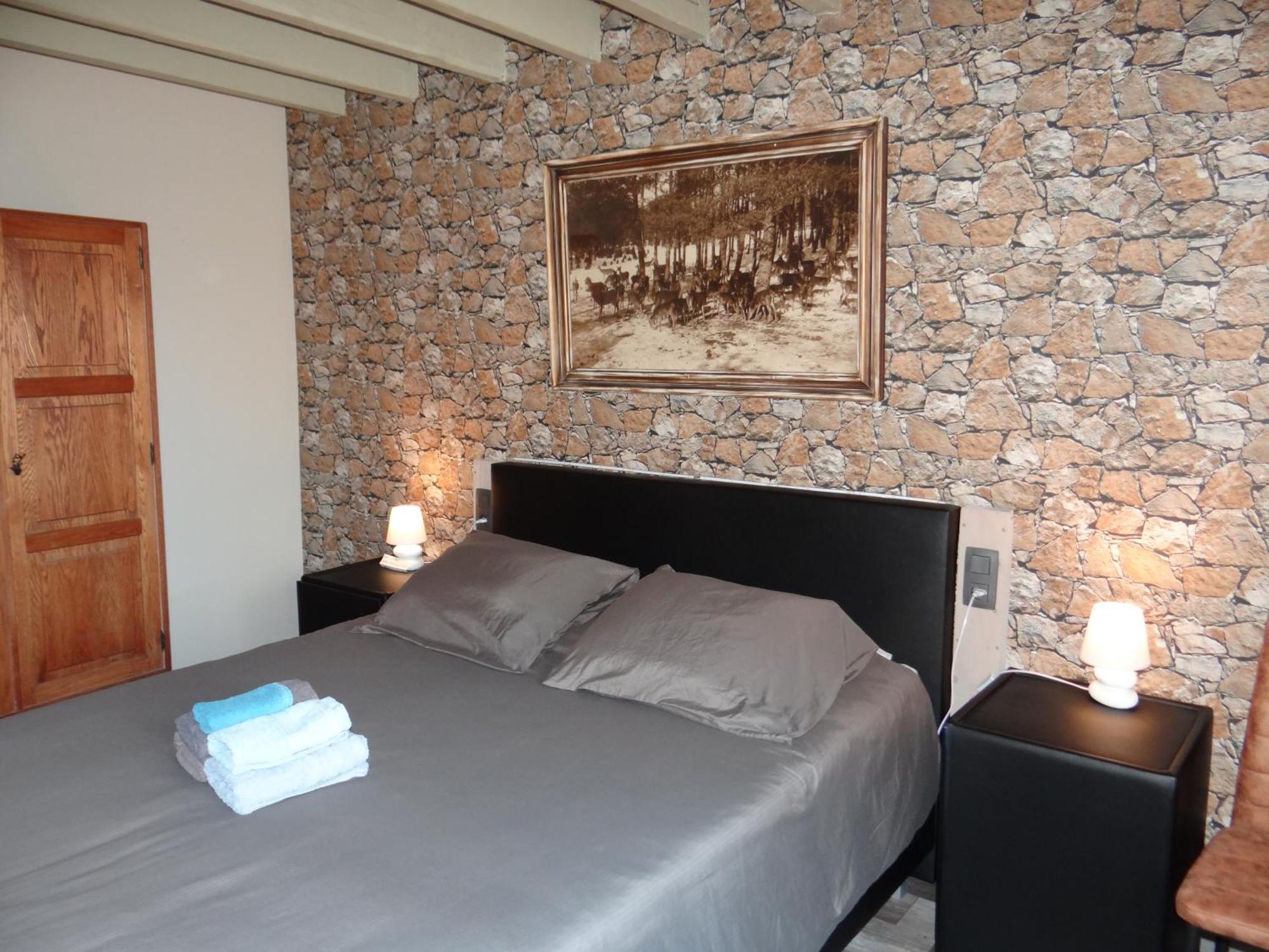 B&B Le Bruissement Bievre Exterior photo
